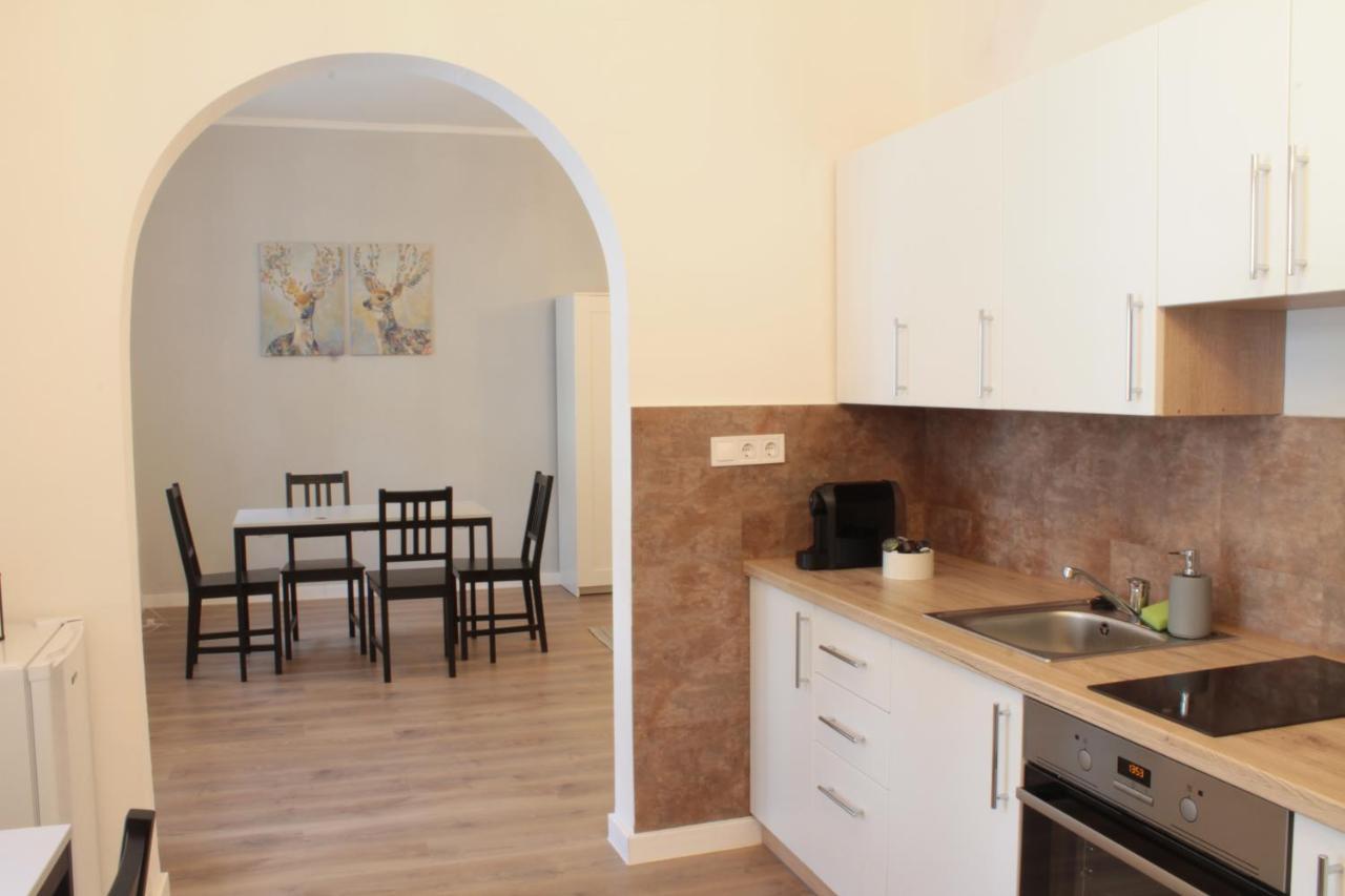 Zwinger Apartman Sopron Exterior foto