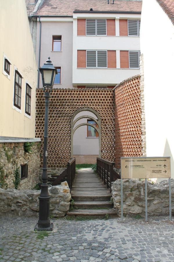 Zwinger Apartman Sopron Exterior foto